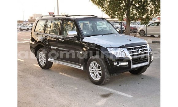 Acheter Import Voiture Mitsubishi Pajero Noir à Import - Dubai, Adrar Acheter Import Voiture Mitsubishi Pajero Noir à Import - Dubai, Adrar