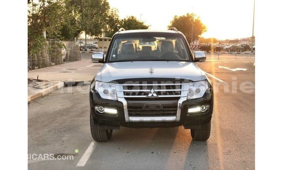 Acheter Import Voiture Mitsubishi Pajero Noir à Import - Dubai, Adrar Acheter Import Voiture Mitsubishi Pajero Noir à Import - Dubai, Adrar