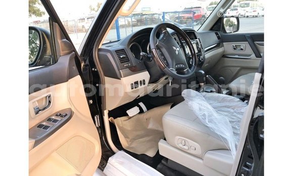 Acheter Import Voiture Mitsubishi Pajero Noir à Import - Dubai, Adrar Acheter Import Voiture Mitsubishi Pajero Noir à Import - Dubai, Adrar
