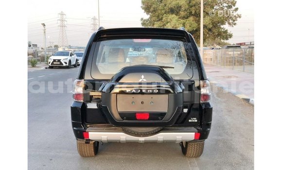 Acheter Import Voiture Mitsubishi Pajero Noir à Import - Dubai, Adrar Acheter Import Voiture Mitsubishi Pajero Noir à Import - Dubai, Adrar