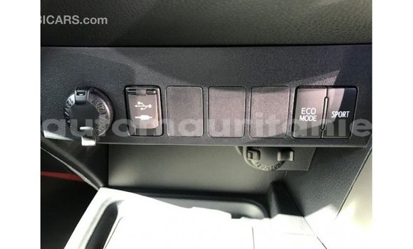 Acheter Import Utilitaire Toyota HiAce Blanc à Import - Dubai, Adrar Acheter Import Utilitaire Toyota HiAce Blanc à Import - Dubai, Adrar