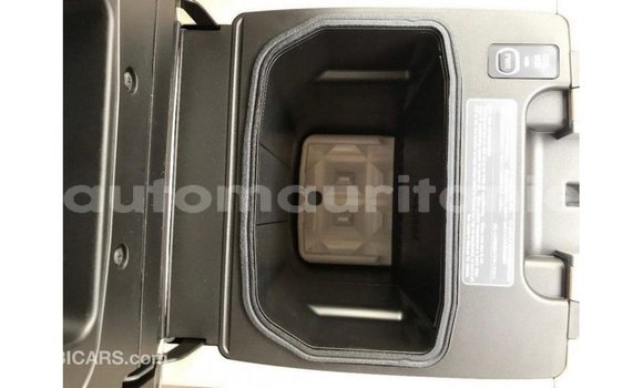 Acheter Import Voiture Toyota Land Cruiser Noir à Import - Dubai, Adrar Acheter Import Voiture Toyota Land Cruiser Noir à Import - Dubai, Adrar