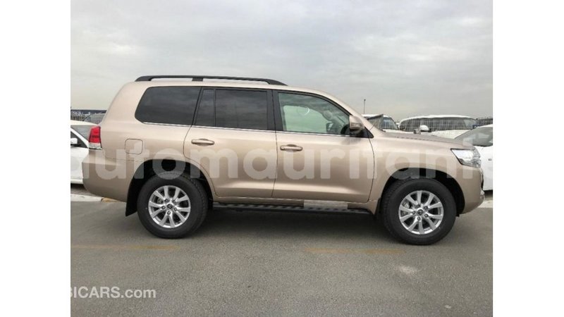 Big with watermark toyota land cruiser adrar import dubai 2452