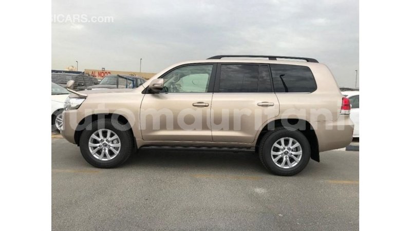 Big with watermark toyota land cruiser adrar import dubai 2452