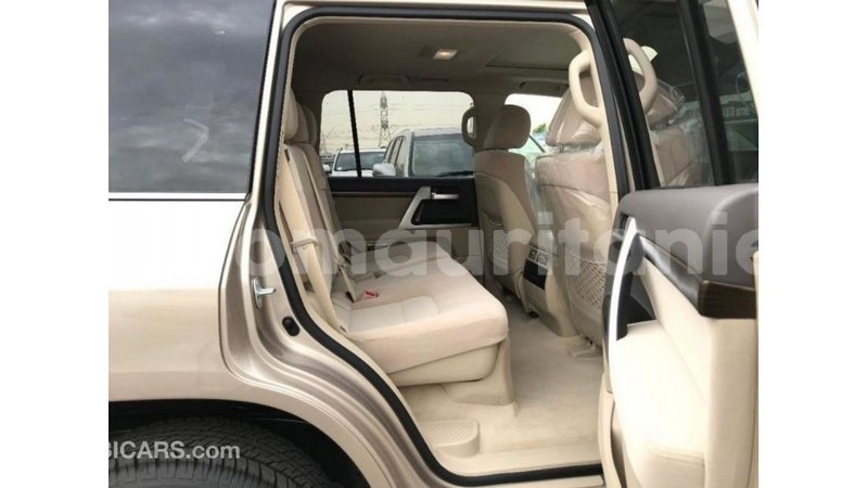 Big with watermark toyota land cruiser adrar import dubai 2452