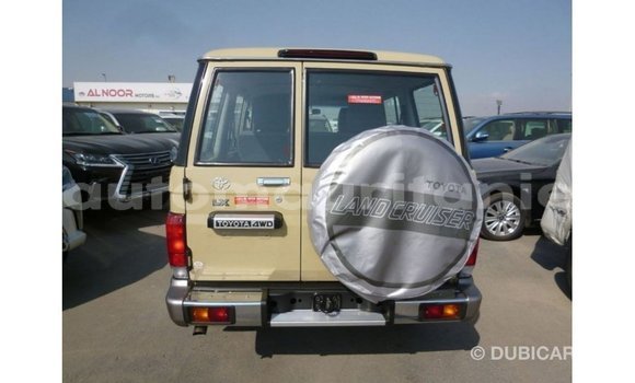 Buy Import Toyota Land Cruiser Beige Car in Import - Dubai in Adrar Buy Import Toyota Land Cruiser Beige Car in Import - Dubai in Adrar