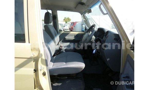 Buy Import Toyota Land Cruiser Beige Car in Import - Dubai in Adrar Buy Import Toyota Land Cruiser Beige Car in Import - Dubai in Adrar