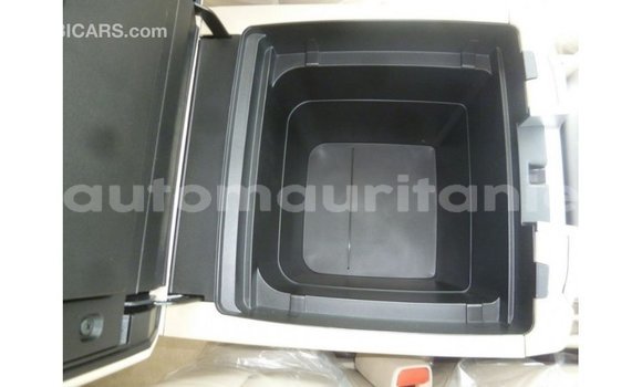 Acheter Import Voiture Toyota Land Cruiser Noir à Import - Dubai, Adrar Acheter Import Voiture Toyota Land Cruiser Noir à Import - Dubai, Adrar