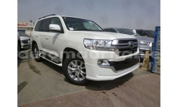 Acheter Import Voiture Toyota Land Cruiser Blanc à Import - Dubai, Adrar Acheter Import Voiture Toyota Land Cruiser Blanc à Import - Dubai, Adrar
