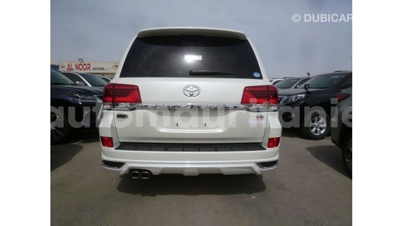 Big with watermark toyota land cruiser adrar import dubai 2458