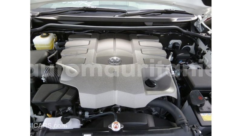 Big with watermark toyota land cruiser adrar import dubai 2458