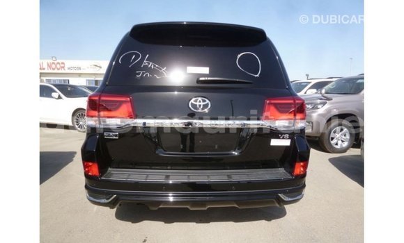 Acheter Import Voiture Toyota Land Cruiser Noir à Import - Dubai, Adrar Acheter Import Voiture Toyota Land Cruiser Noir à Import - Dubai, Adrar