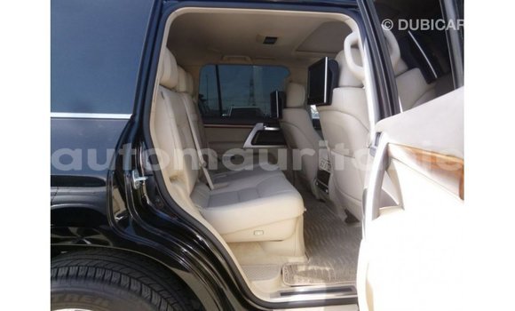 Acheter Import Voiture Toyota Land Cruiser Noir à Import - Dubai, Adrar Acheter Import Voiture Toyota Land Cruiser Noir à Import - Dubai, Adrar