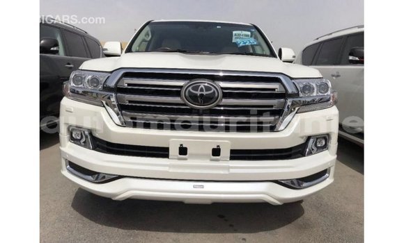 Acheter Import Voiture Toyota Land Cruiser Blanc à Import - Dubai, Adrar Acheter Import Voiture Toyota Land Cruiser Blanc à Import - Dubai, Adrar