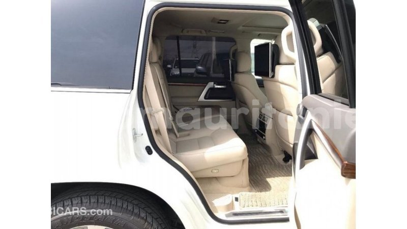 Big with watermark toyota land cruiser adrar import dubai 2465