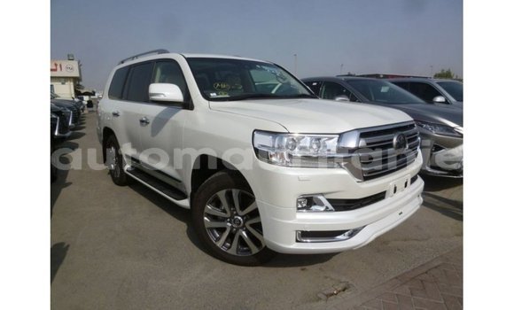 Buy Import Toyota Land Cruiser White Car in Import - Dubai in Adrar Buy Import Toyota Land Cruiser White Car in Import - Dubai in Adrar