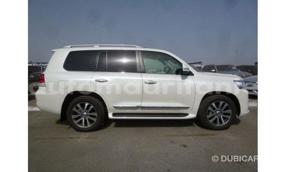 Buy Import Toyota Land Cruiser White Car in Import - Dubai in Adrar Buy Import Toyota Land Cruiser White Car in Import - Dubai in Adrar