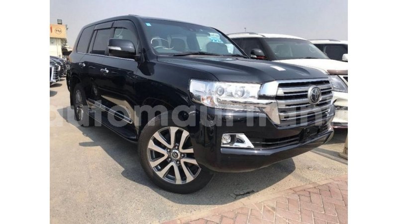 Big with watermark toyota land cruiser adrar import dubai 2467