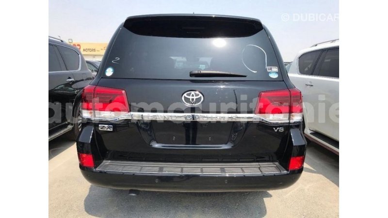 Big with watermark toyota land cruiser adrar import dubai 2467