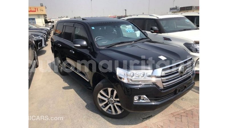 Big with watermark toyota land cruiser adrar import dubai 2467