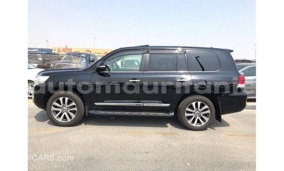 Acheter Import Voiture Toyota Land Cruiser Noir à Import - Dubai, Adrar Acheter Import Voiture Toyota Land Cruiser Noir à Import - Dubai, Adrar