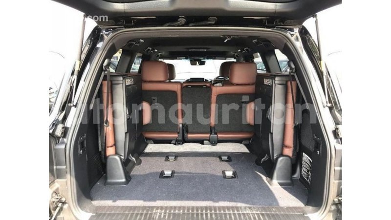 Big with watermark toyota land cruiser adrar import dubai 2467