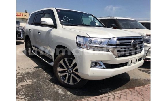 Acheter Import Voiture Toyota Land Cruiser Blanc à Import - Dubai, Adrar Acheter Import Voiture Toyota Land Cruiser Blanc à Import - Dubai, Adrar