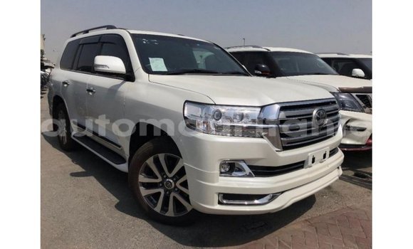 Acheter Import Voiture Toyota Land Cruiser Blanc à Import - Dubai, Adrar Acheter Import Voiture Toyota Land Cruiser Blanc à Import - Dubai, Adrar