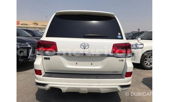 Acheter Import Voiture Toyota Land Cruiser Blanc à Import - Dubai, Adrar Acheter Import Voiture Toyota Land Cruiser Blanc à Import - Dubai, Adrar