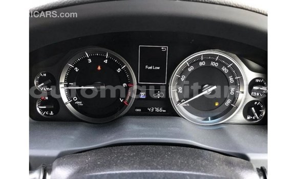 Acheter Import Voiture Toyota Land Cruiser Blanc à Import - Dubai, Adrar Acheter Import Voiture Toyota Land Cruiser Blanc à Import - Dubai, Adrar