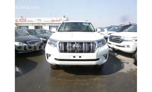 Acheter Import Voiture Toyota Prado Blanc à Import - Dubai, Adrar Acheter Import Voiture Toyota Prado Blanc à Import - Dubai, Adrar