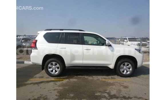 Acheter Import Voiture Toyota Prado Blanc à Import - Dubai, Adrar Acheter Import Voiture Toyota Prado Blanc à Import - Dubai, Adrar