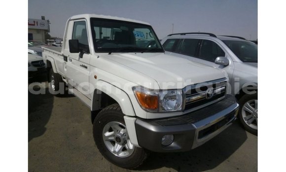 Acheter Import Voiture Toyota Land Cruiser Blanc à Import - Dubai, Adrar Acheter Import Voiture Toyota Land Cruiser Blanc à Import - Dubai, Adrar