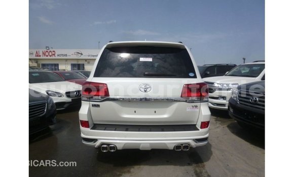 Acheter Import Voiture Toyota Land Cruiser Blanc à Import - Dubai, Adrar Acheter Import Voiture Toyota Land Cruiser Blanc à Import - Dubai, Adrar