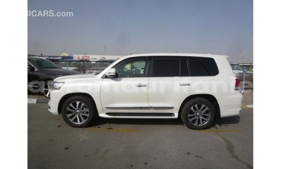 Buy Import Toyota Land Cruiser White Car in Import - Dubai in Adrar Buy Import Toyota Land Cruiser White Car in Import - Dubai in Adrar