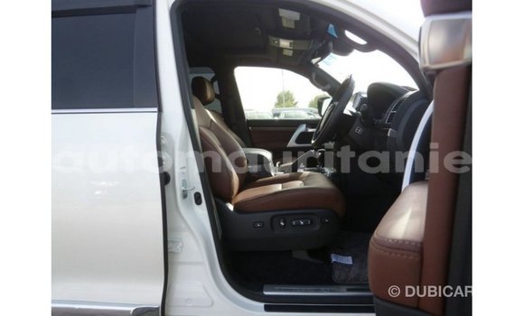 Buy Import Toyota Land Cruiser White Car in Import - Dubai in Adrar Buy Import Toyota Land Cruiser White Car in Import - Dubai in Adrar
