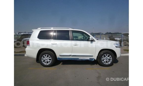 Acheter Import Voiture Toyota Land Cruiser Blanc à Import - Dubai, Adrar Acheter Import Voiture Toyota Land Cruiser Blanc à Import - Dubai, Adrar