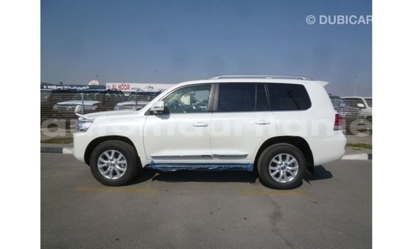 Acheter Import Voiture Toyota Land Cruiser Blanc à Import - Dubai, Adrar Acheter Import Voiture Toyota Land Cruiser Blanc à Import - Dubai, Adrar