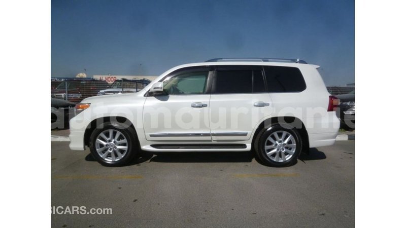 Big with watermark toyota land cruiser adrar import dubai 2499