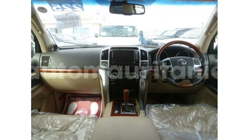Big with watermark toyota land cruiser adrar import dubai 2499