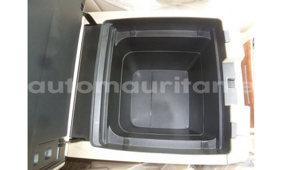 Acheter Import Voiture Toyota Land Cruiser Blanc à Import - Dubai, Adrar Acheter Import Voiture Toyota Land Cruiser Blanc à Import - Dubai, Adrar