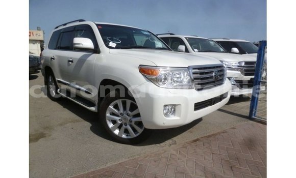 Acheter Import Voiture Toyota Land Cruiser Blanc à Import - Dubai, Adrar Acheter Import Voiture Toyota Land Cruiser Blanc à Import - Dubai, Adrar