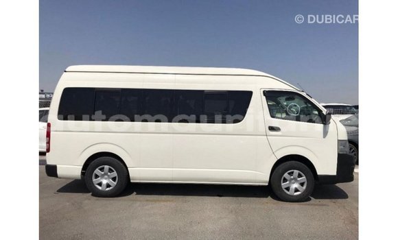 Acheter Import Voiture Toyota Hiace Blanc à Import - Dubai, Adrar Acheter Import Voiture Toyota Hiace Blanc à Import - Dubai, Adrar