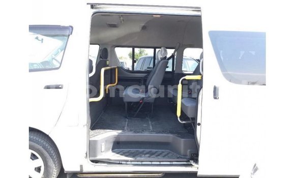 Acheter Import Voiture Toyota Hiace Blanc à Import - Dubai, Adrar Acheter Import Voiture Toyota Hiace Blanc à Import - Dubai, Adrar