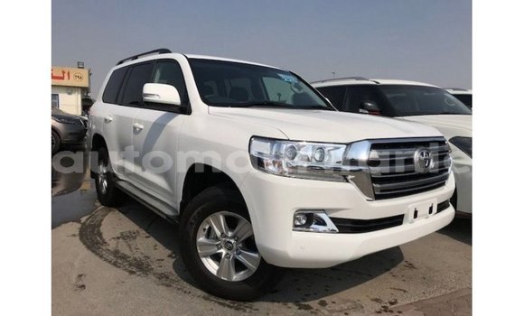 Buy Import Toyota Land Cruiser White Car in Import - Dubai in Adrar Buy Import Toyota Land Cruiser White Car in Import - Dubai in Adrar