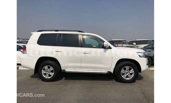 Buy Import Toyota Land Cruiser White Car in Import - Dubai in Adrar Buy Import Toyota Land Cruiser White Car in Import - Dubai in Adrar