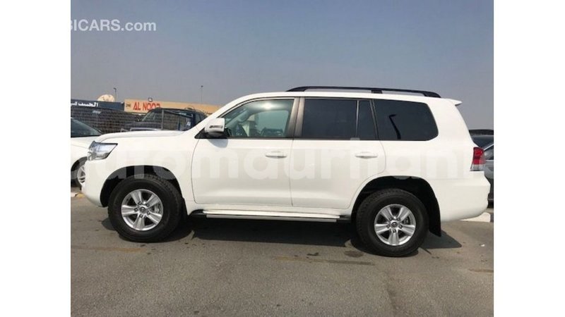 Big with watermark toyota land cruiser adrar import dubai 2506