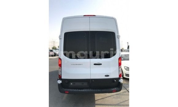 Acheter Import Voiture Ford Club Wagon Blanc à Import - Dubai, Adrar Acheter Import Voiture Ford Club Wagon Blanc à Import - Dubai, Adrar