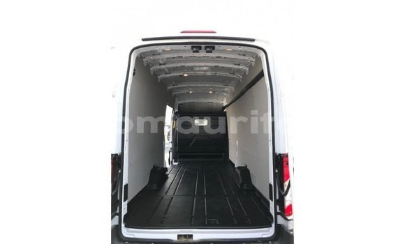 Acheter Import Voiture Ford Club Wagon Blanc à Import - Dubai, Adrar Acheter Import Voiture Ford Club Wagon Blanc à Import - Dubai, Adrar