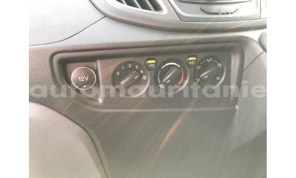 Acheter Import Voiture Ford Club Wagon Blanc à Import - Dubai, Adrar Acheter Import Voiture Ford Club Wagon Blanc à Import - Dubai, Adrar